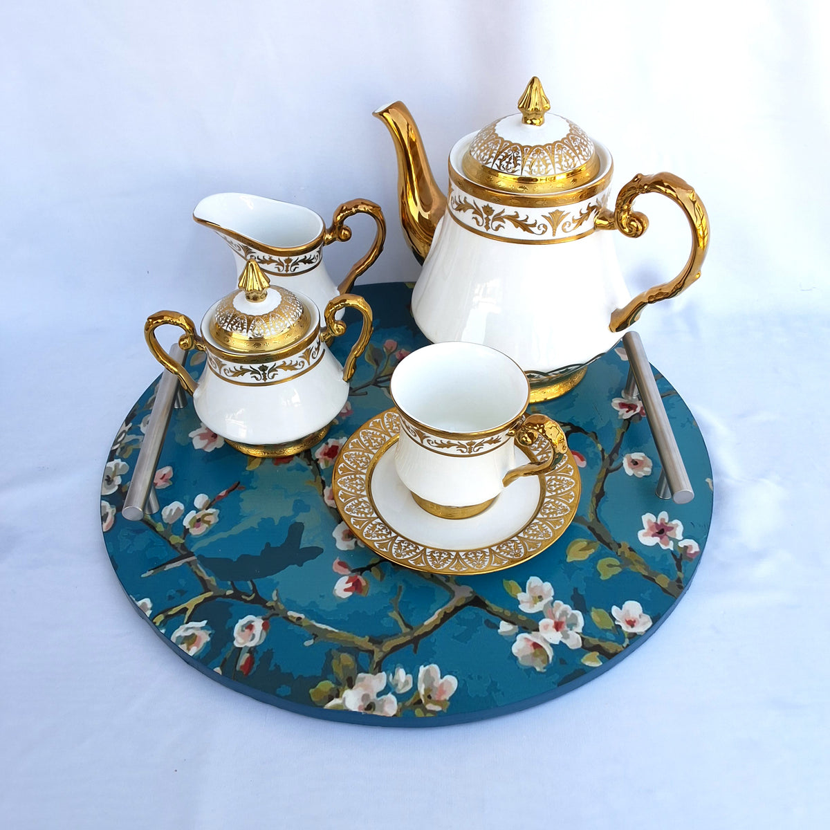 Digitally printed wooden trays. Use as a serving tray or decorative tray. ideal for gifting. Wooden trays in Pakistan. 
